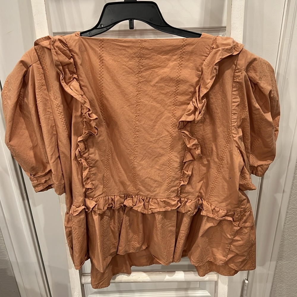 Universal Thread Brand 2X Ruffled Women’s Blouse - Picture 4 of 4